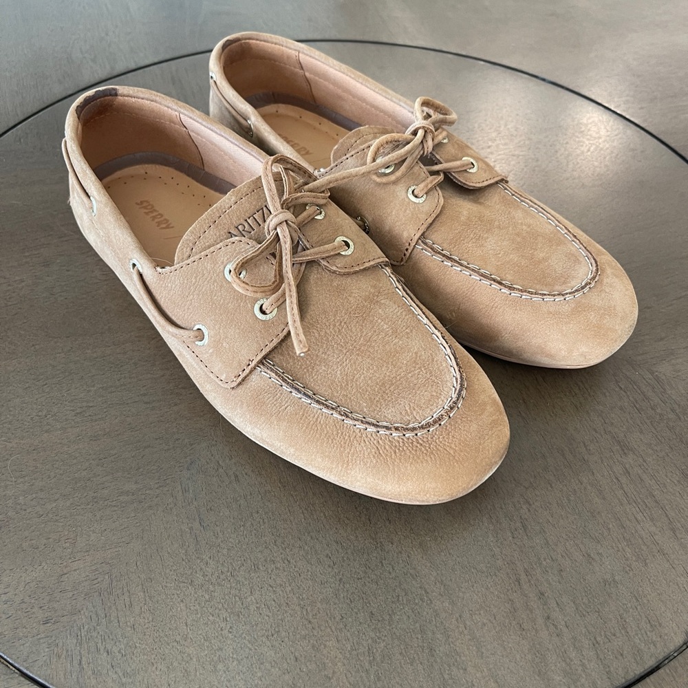 Sperry x Aritzia Leather Boat Shoes – Tan